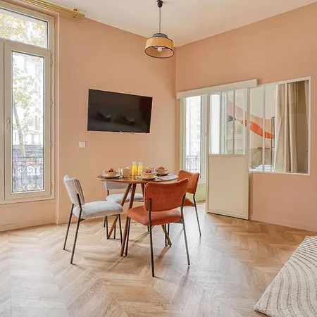 Apartment Place Du Marechal Juin - Gourgaud Paris